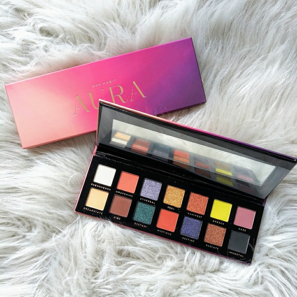 Aura eyeshadow